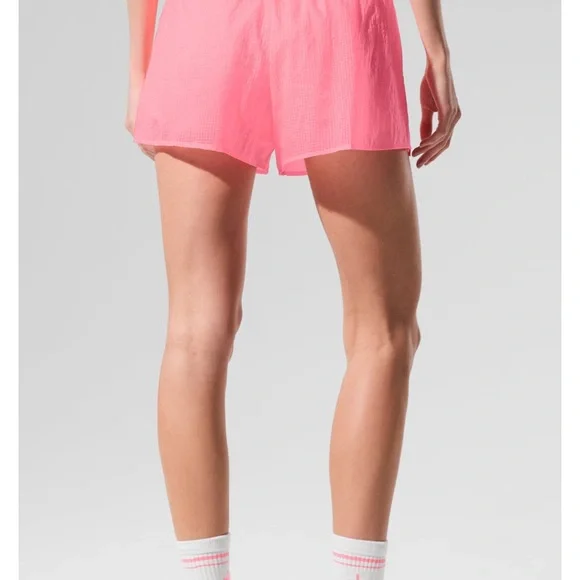 🛑 LAST DAY ON POSHMARK🛑 NWT AUTHENTIC ALO YOGA Bubblegum Pink GAME TIME SHORTS - Picture 5 of 9